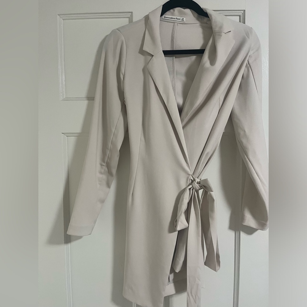 Abercrombie Cream wrap blazer dress